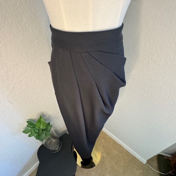 Katie May Black Skirt with High Slit - Picture 2 of 7